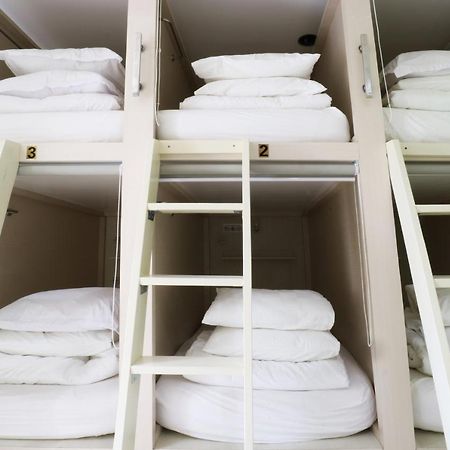 Homiestay Jakarta Ngoại thất bức ảnh