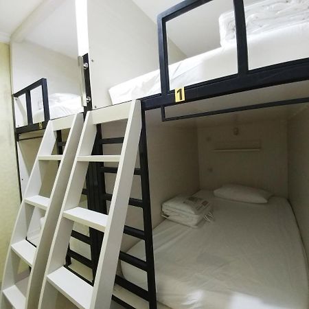 Homiestay Jakarta Ngoại thất bức ảnh