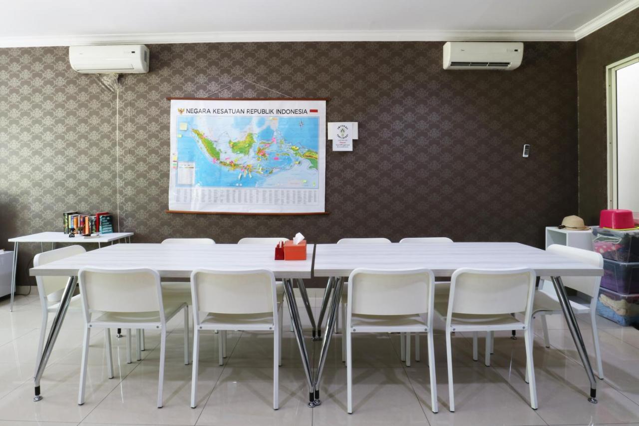 Homiestay Jakarta Ngoại thất bức ảnh