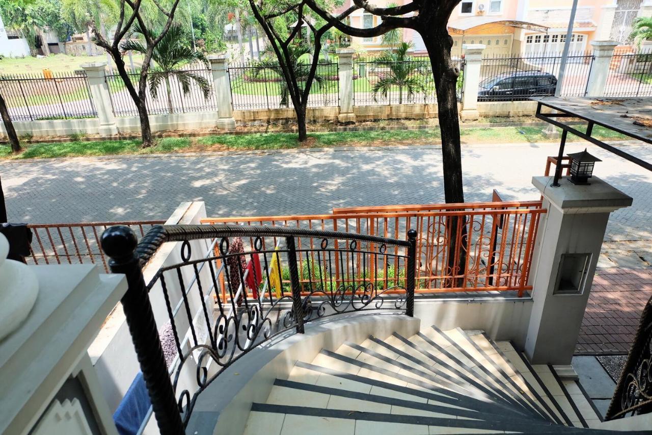 Homiestay Jakarta Ngoại thất bức ảnh