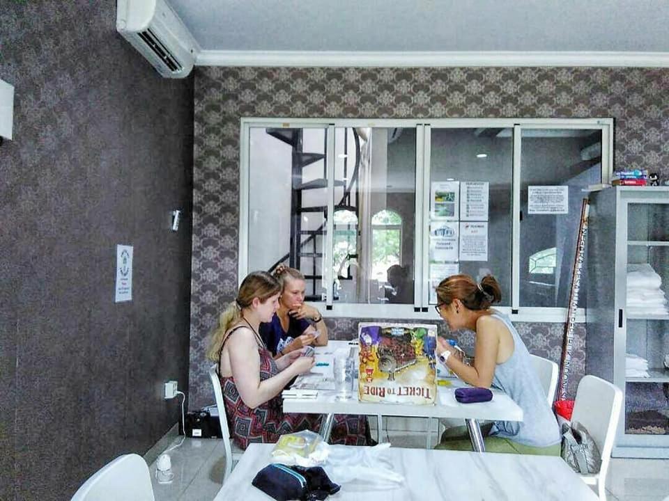 Homiestay Jakarta Ngoại thất bức ảnh