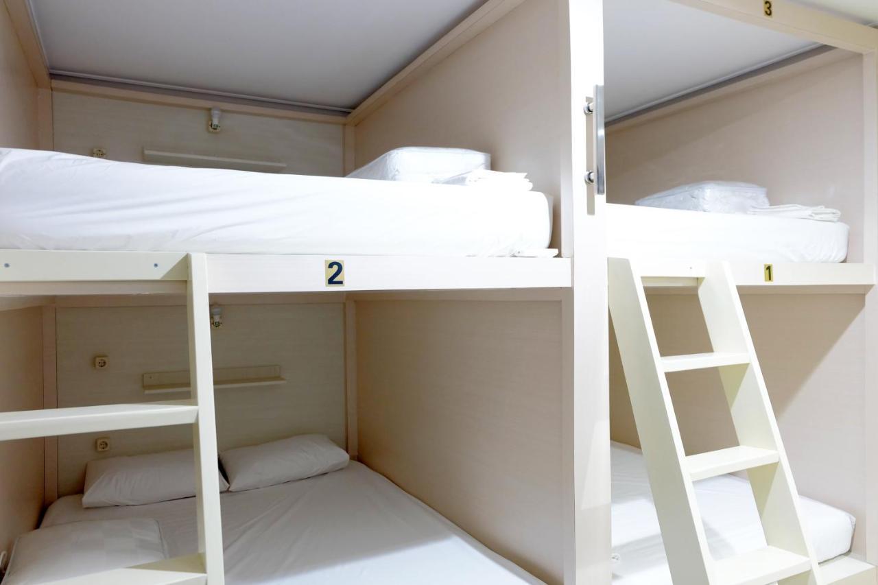 Homiestay Jakarta Ngoại thất bức ảnh