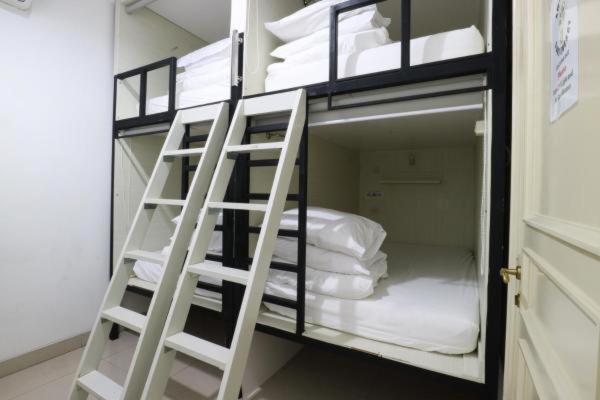Homiestay Jakarta Ngoại thất bức ảnh