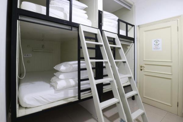 Homiestay Jakarta Ngoại thất bức ảnh