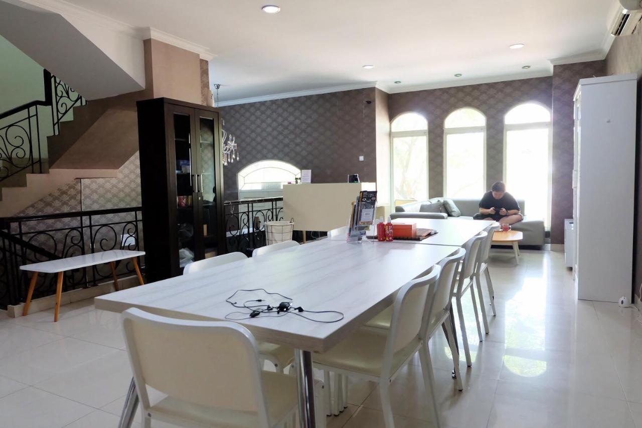 Homiestay Jakarta Ngoại thất bức ảnh