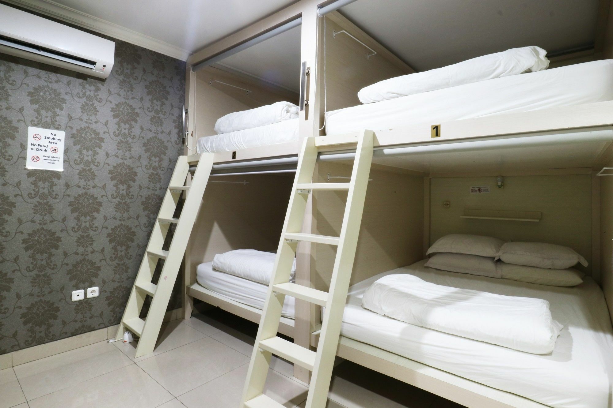 Homiestay Jakarta Ngoại thất bức ảnh